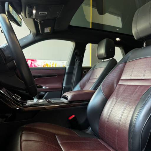 LAND ROVER EVOQUE P300 MHEV HSE R-DYNAMIC 2.0  em Foz do Iguaçu, PR por M7 Exclusive 