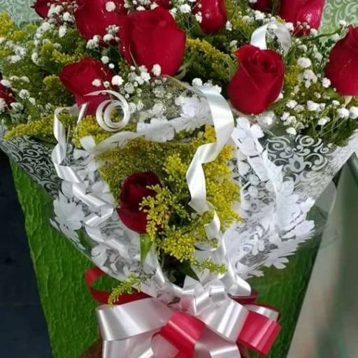 Comprar o produto de Buque com 12 rosas em A Classificar pela empresa Floricultura Toques do Coração a Floricultura do Bairro em Botucatu, SP por Solutudo