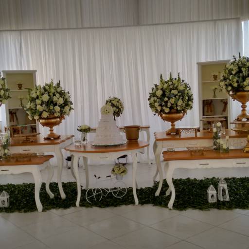 Comprar o produto de Mesas para Casamento em Outros Serviços pela empresa Cleide Festas e Flores em Indaiatuba, SP por Solutudo