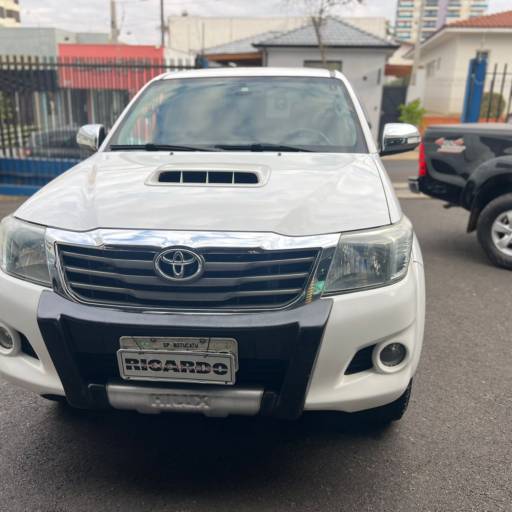 TOYOTA HILUX SRV 3.0 2013  em Botucatu, SP por Ricardo Veículos Multimarcas