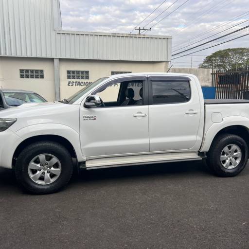TOYOTA HILUX SRV 3.0 2013  em Botucatu, SP por Ricardo Veículos Multimarcas