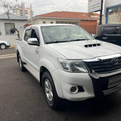 TOYOTA HILUX SRV 3.0 2013  em Botucatu, SP por Ricardo Veículos Multimarcas