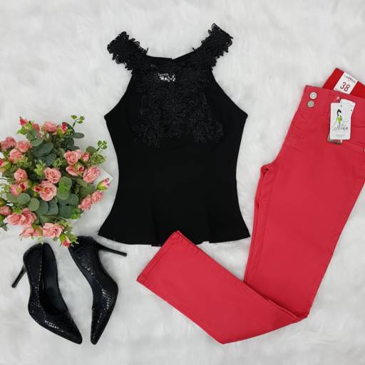 Blusa com grippir no decote por Dona Nina Boutique