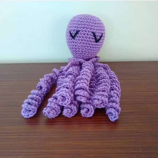Polvo Roxo Amigurumi (naninha)  por Artesanato da Claudinha 