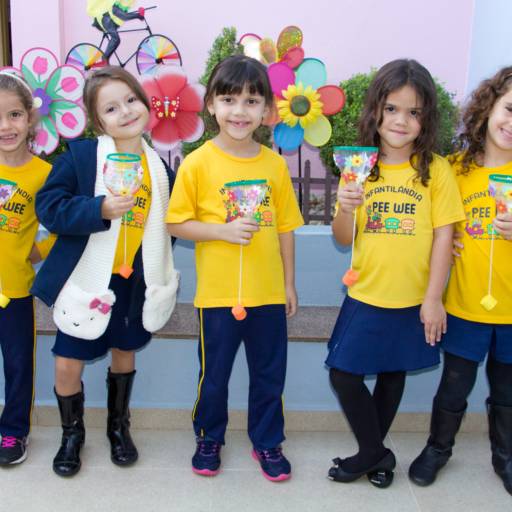 Fazendo arte por Infantilândia Pee Wee