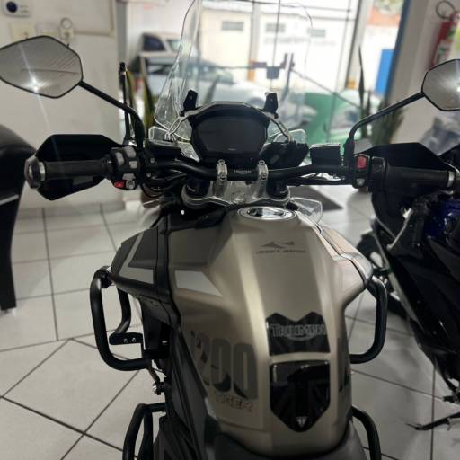 TRIUMPH TIGER 1200 DESERT EDITION em Botucatu, SP por Ricardo Veículos Multimarcas