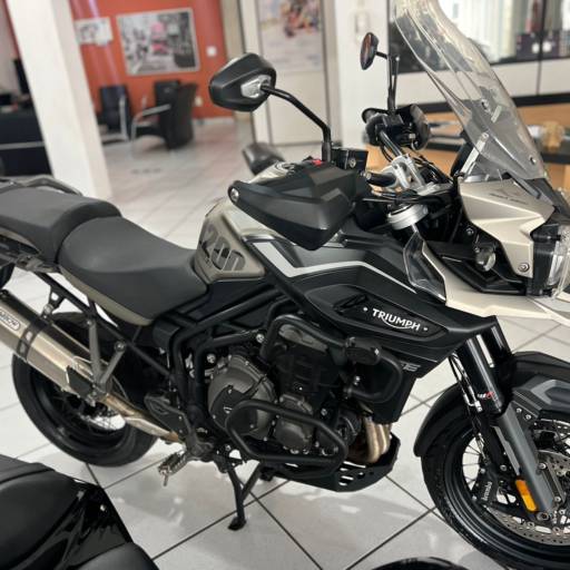 TRIUMPH TIGER 1200 DESERT EDITION em Botucatu, SP por Ricardo Veículos Multimarcas
