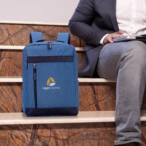 01325 Mochila de Nylon USB 21L em São José do Rio Preto, SP por Public Gráfica e Brindes