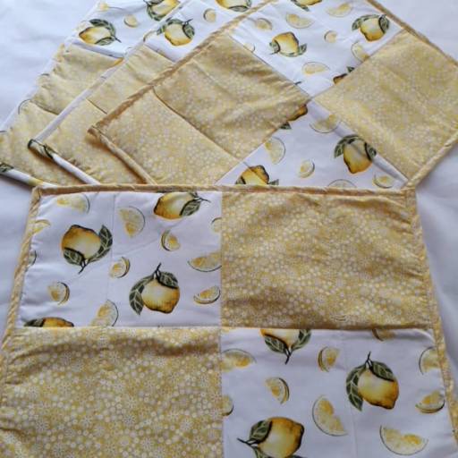 Jogo Americano 4 peças  por Artes da Faby Atelie