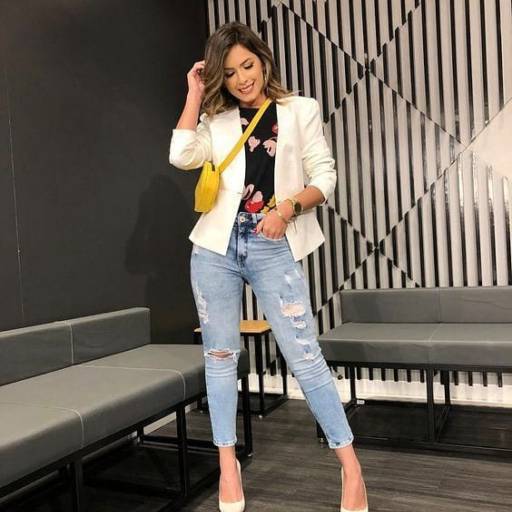 Blazer de Alfaiataria Off-White (Semelhante a esse Disponível nós Tamanhos: 46 - 48 e 50) em Bauru, SP por Blessing Store 