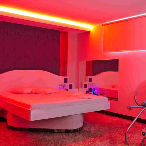 Suíte Luxo - Ap 06 por Volúpia Motel