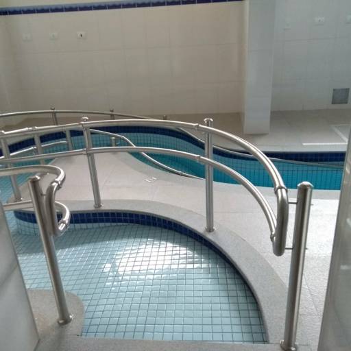 Corrimão para piscina por Serralheria Spaço Corrimão