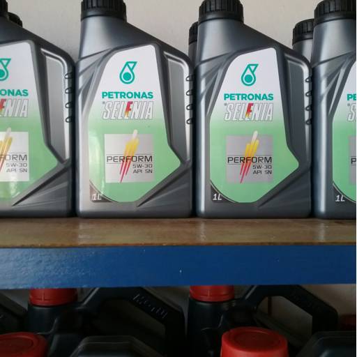 Comprar o produto de Petronas Selenia Perform 5W - 30 em A Classificar pela empresa Via Livre Super Troca de Óleo e Distribuidora de Lubrificantes em Indaiatuba, SP por Solutudo