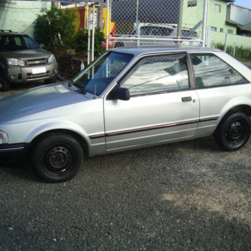 ESCORT L por Doca Veículos