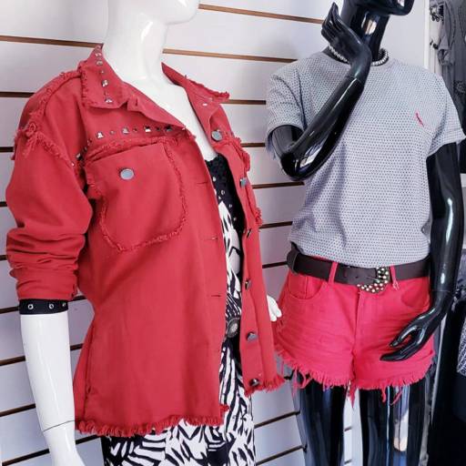 Vitrine da Semana!!! #VermelhoComMescla em Bauru, SP por Blessing Store 