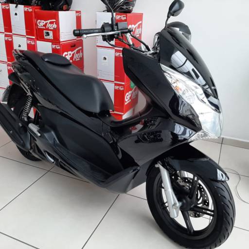 Comprar o produto de HONDA PCX 150 2015 em Lojas de Motos pela empresa Moto Ativa Multimarcas em Itatiba, SP por Solutudo