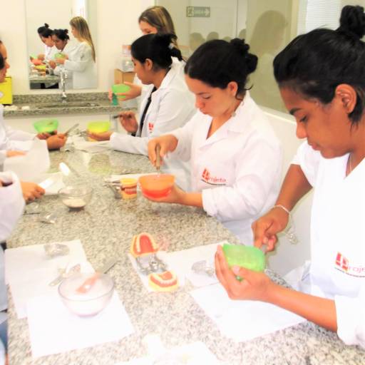 CURSO DE AUXILIAR EM SAÚDE BUCAL por Projeta Cursos Profissionalizantes 