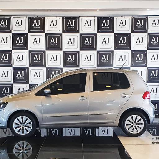 VOLKSWAGEN FOX 1.6 4P MSI TRENDLINE FLEX- 2015/2016 em Botucatu, SP por AJ Veículos