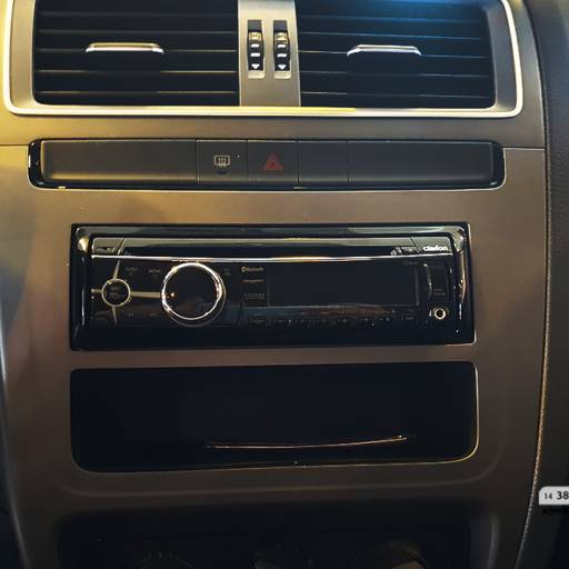 VOLKSWAGEN FOX 1.6 4P MSI TRENDLINE FLEX- 2015/2016 em Botucatu, SP por AJ Veículos