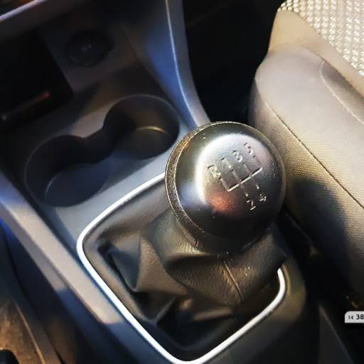 VOLKSWAGEN FOX 1.6 4P MSI TRENDLINE FLEX- 2015/2016 em Botucatu, SP por AJ Veículos