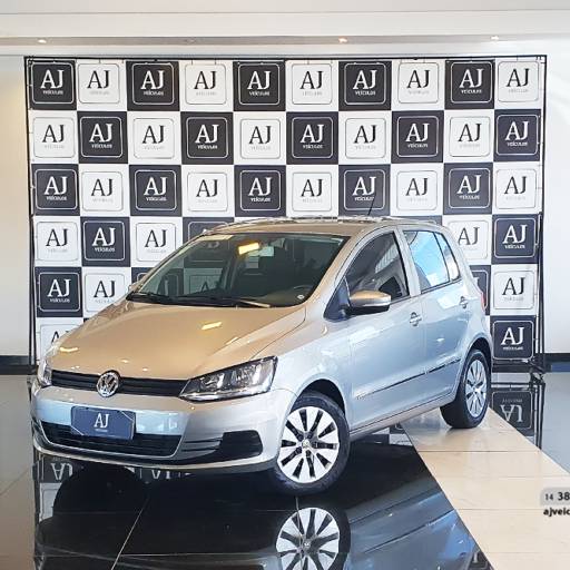 VOLKSWAGEN FOX 1.6 4P MSI TRENDLINE FLEX- 2015/2016 em Botucatu, SP por AJ Veículos