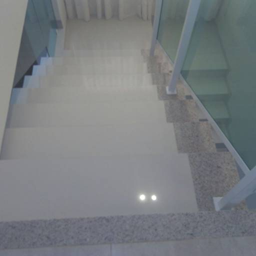 ESCADA EM PORCELANATO E GRANITO BRANCO SIENA por Marmoraria Design