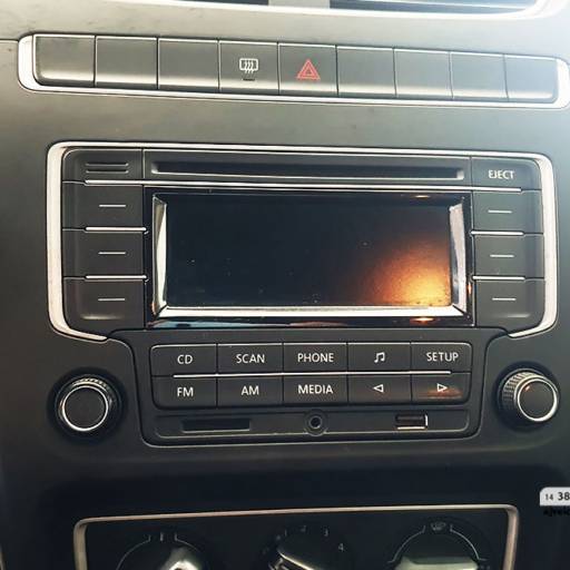 VOLKSWAGEN FOX 1.0 4P SELEÇÃO FLEX- 2014 em Botucatu, SP por AJ Veículos