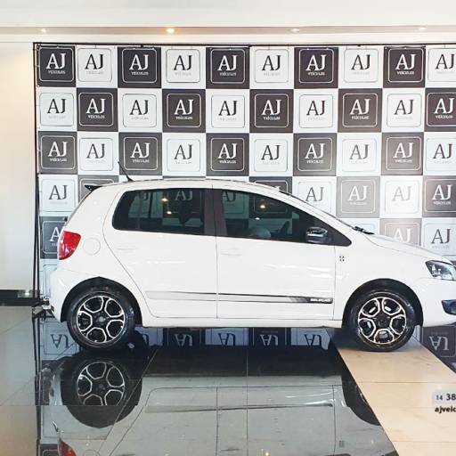 VOLKSWAGEN FOX 1.0 4P SELEÇÃO FLEX- 2014 em Botucatu, SP por AJ Veículos