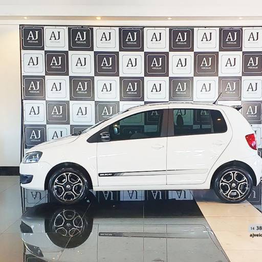 VOLKSWAGEN FOX 1.0 4P SELEÇÃO FLEX- 2014 em Botucatu, SP por AJ Veículos