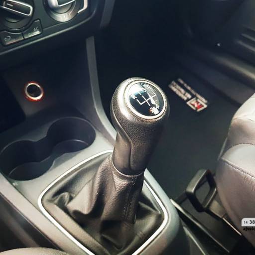 VOLKSWAGEN FOX 1.0 4P SELEÇÃO FLEX- 2014 em Botucatu, SP por AJ Veículos