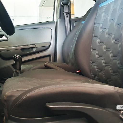 VOLKSWAGEN FOX 1.0 4P SELEÇÃO FLEX- 2014 em Botucatu, SP por AJ Veículos