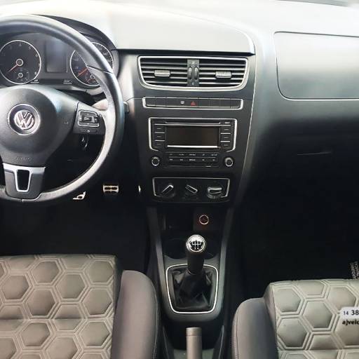 VOLKSWAGEN FOX 1.0 4P SELEÇÃO FLEX- 2014 em Botucatu, SP por AJ Veículos