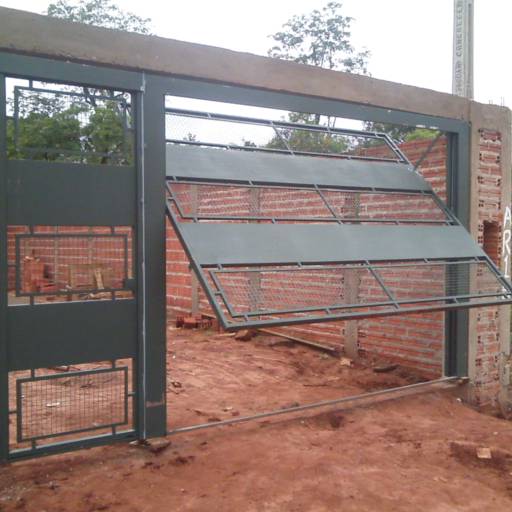 Portão basculante por Serralheria Brusp