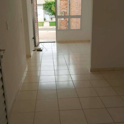 CASA PARA ALUGAR NO CONDOMÍNIO GILBERTO GRIZZO EM JAU-SP em Jaú, SP por  Imobiliária Perlati