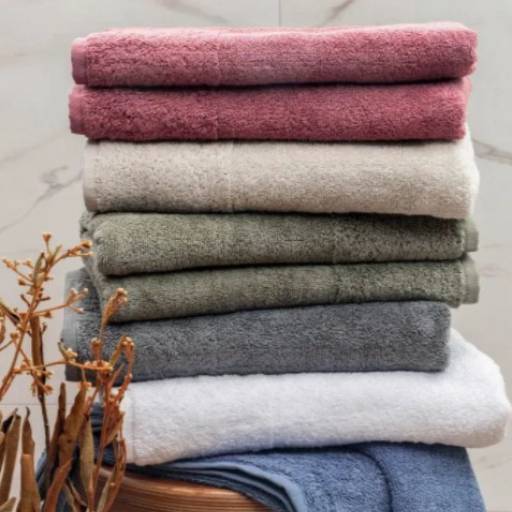 Toalha de banho Cosmos em Osasco, SP por Madalena Decoraçoes