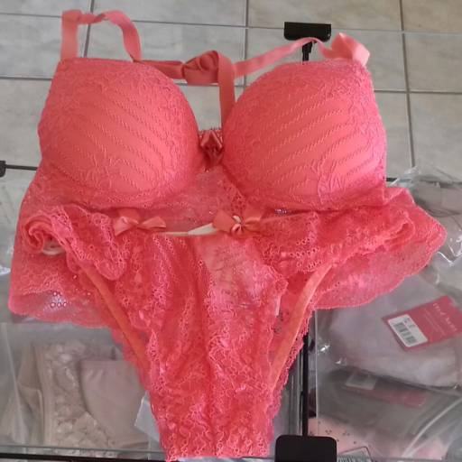Lingerie  por Glamours Loja da Familia