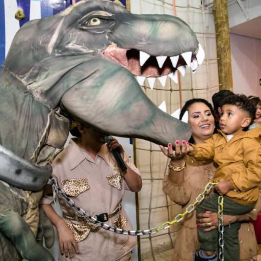 Dinossauro  Personagem Vivo 