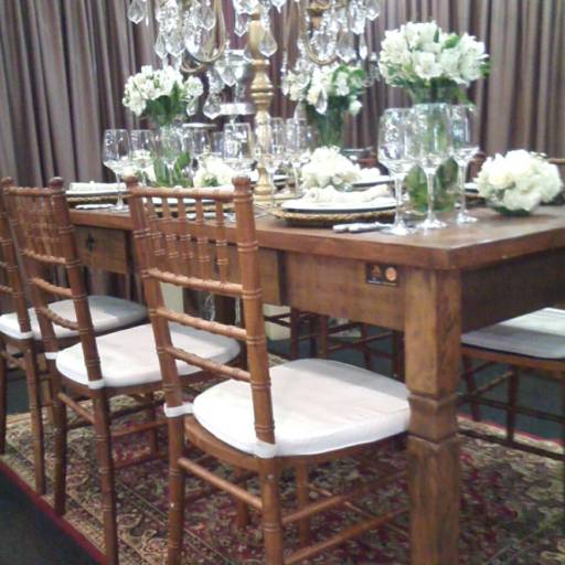 Mesa de  Madeira rústica por Mary Locação