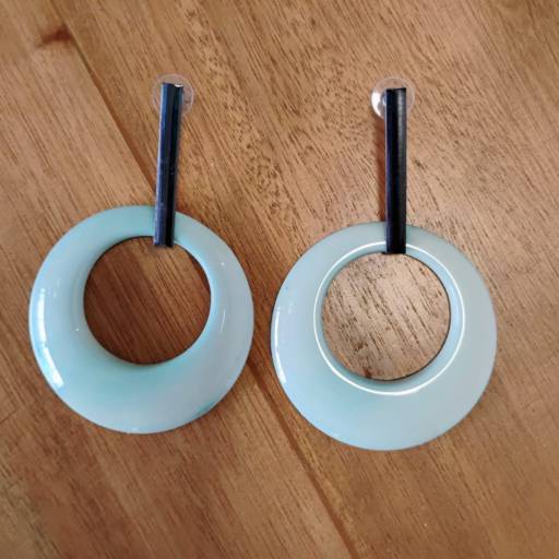 Comprar o produto de Brinco argola larga verde claro bijuteria - AcUb em Roupas e Acessórios pela empresa Loja Ego 3 p - Roupas e Acessórios Femininos em Botucatu, SP por Solutudo
