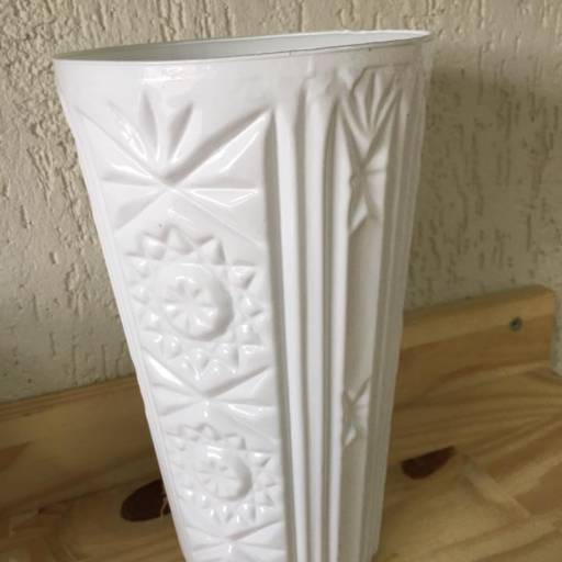 Comprar o produto de Vaso Vidro Branco em Vasos Decorativos pela empresa Casa Renove Decoracoes em São Carlos, SP por Solutudo