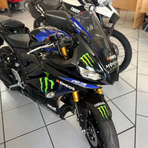 YAMAHA/R3 MONSTER 2022 em Botucatu, SP por Ricardo Veículos Multimarcas
