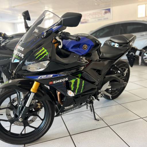YAMAHA/R3 MONSTER 2022 em Botucatu, SP por Ricardo Veículos Multimarcas