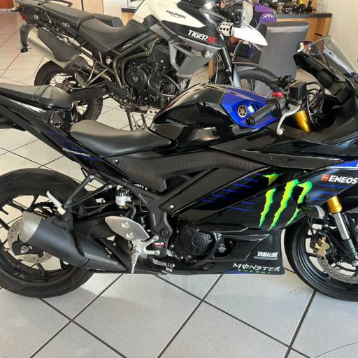 YAMAHA/R3 MONSTER 2022 em Botucatu, SP por Ricardo Veículos Multimarcas
