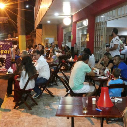 Ambiente muito agradável! por 2 Vizinhos Choperia e Restaurante