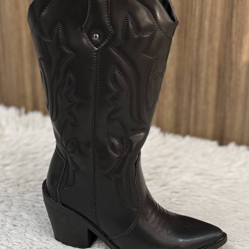 Bota cano longo Felina