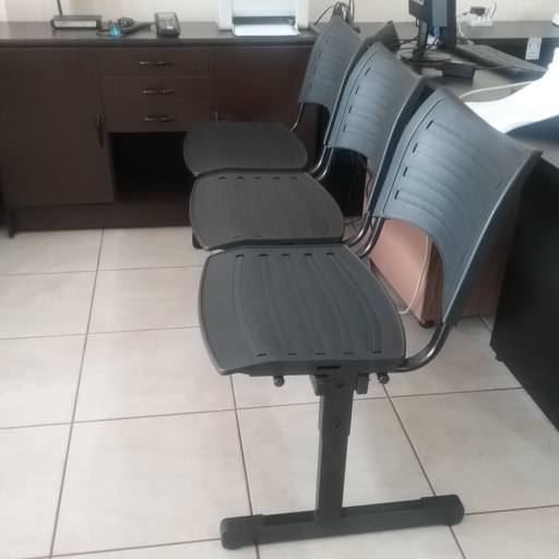 Longarina 3 lugares  por Center Office