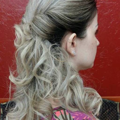 Penteado por Néia Fashion Hair