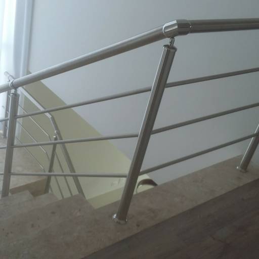 Corrimão de escada inox escovado por Serralheria Spaço Corrimão