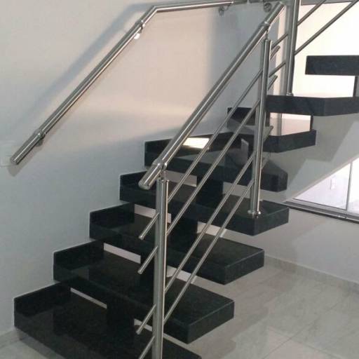 Corrimão de escada inox escovado por Serralheria Spaço Corrimão