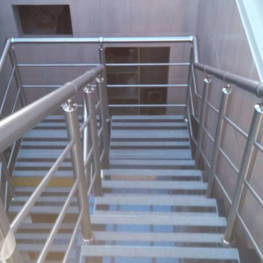 Corrimão de escada inox escovado por Serralheria Spaço Corrimão